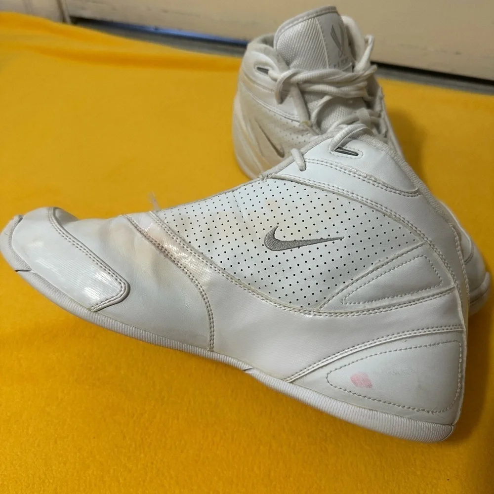 Nike White Leather High-Tops
